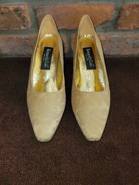 Lovely Beige Pumps by Kenneth Cole, Made in Spain, Size 8 B